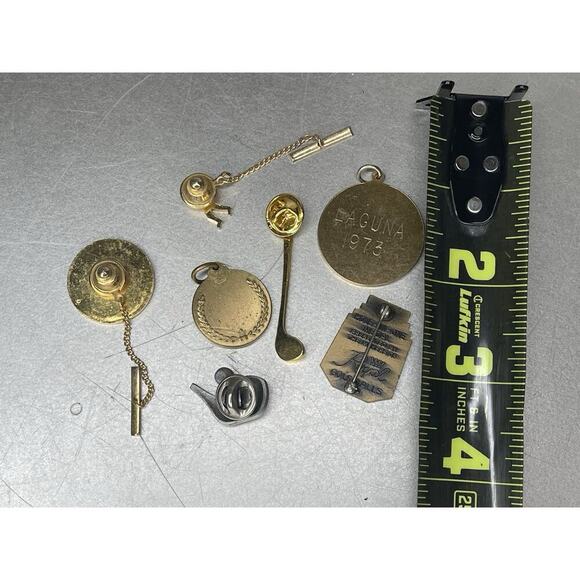 Lot of 9 Vintage Golf Club Pinback Pins Brooches Tie Clip Tac Gold-Tone - Picture 5 of 9